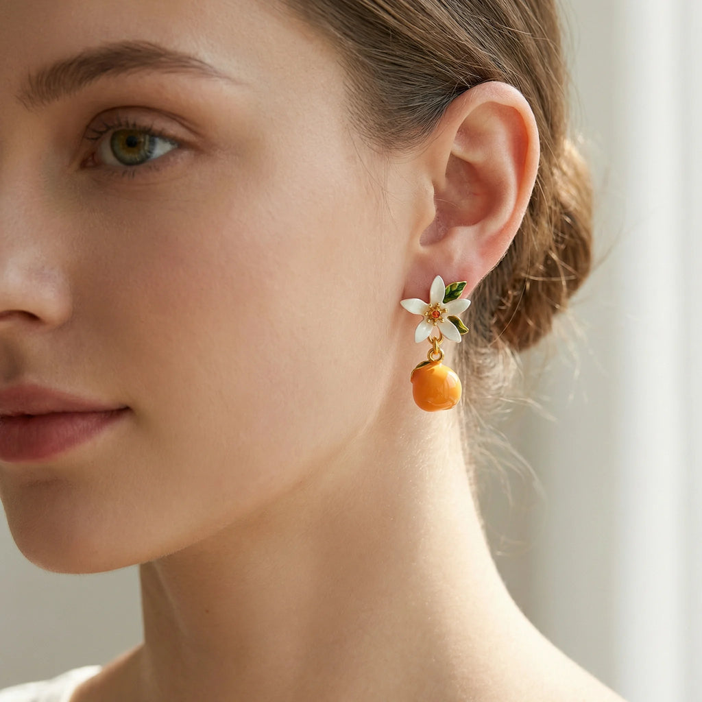 Aretes Colgantes Juicy baño de oro 18k, Naranja y Gardenia - Accesorios Frutales