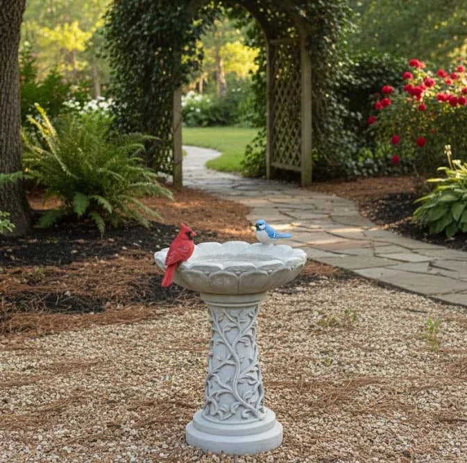 Baño para Pájaros con Tallas de Enredaderas – Acabado Efecto Piedra, Decoración de Jardín con Figuras de Aves